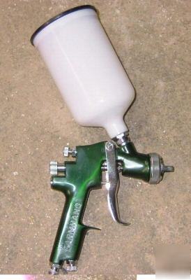 Farmhand gravity feed paint spray gun by campbell hausf
