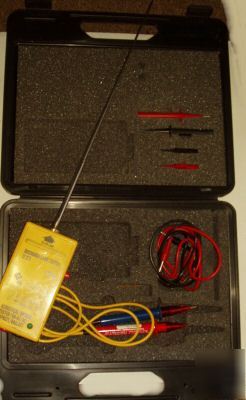 Acoustical oprical lamp tester w/case & acc.