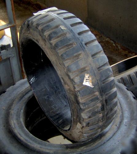 Anser cusion forklift tires for 7.0 rim. tires are 7-15