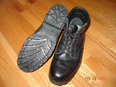  steel toe leather work boots size 10 e .