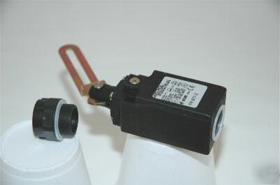 Ge sentrol: FD677-3 slotted lever safety switch