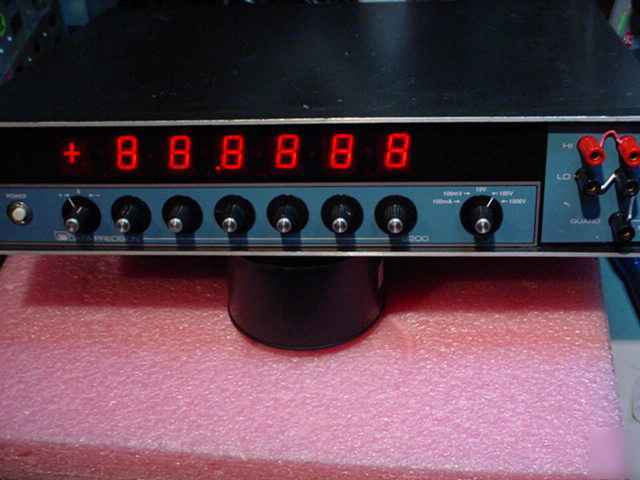 Data precision dpa 8200 analogic dc voltage calibrator