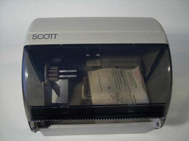 Scott 09746 roll towel dispenser