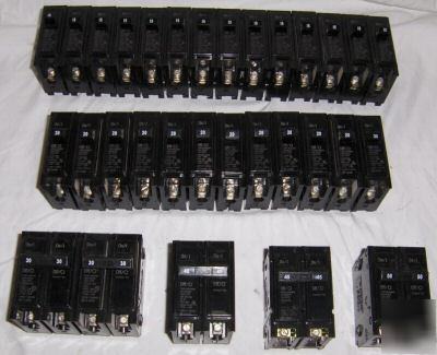 Lot of 32 cuttler hammer circuit breakers - perfect 