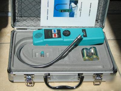 Vacuum pump,refrigerant detector,clamp meter,tool kit