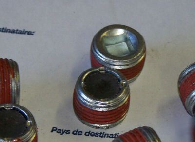 (two)2 countersunk (headless) magnetic fill-drain plug