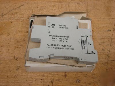 Square d circuit breaker aux switch MG26925