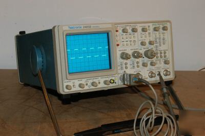  tektronix 2465B oscilloscope w/ P6137 probe 