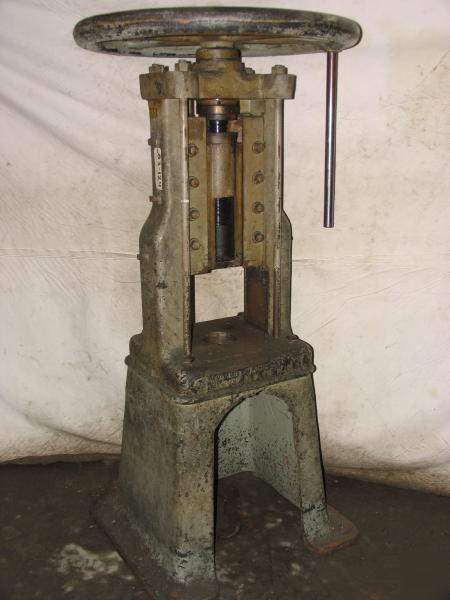Standard 15 ton screw type arbor press