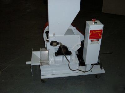 New nice polymer systems grinder w/ conair unloader sys