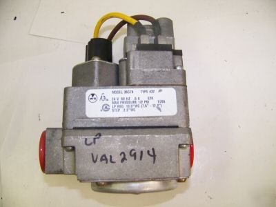New white rogers 36C74 432 combination gas valve hvac