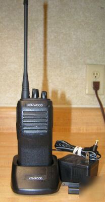Kenwood tk-360G portable uhf radio TK360 batt ant. chgr