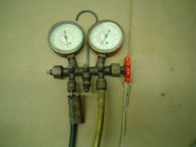 Refrigeration test gauges & hoses - robinair