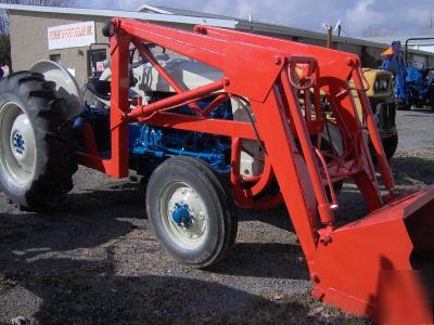Ford 4000 tractor with loader