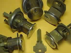 Five rim cylinders dexter keyway locksmith item