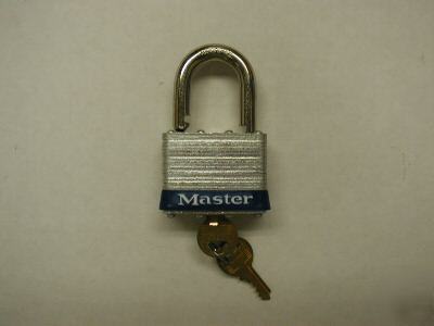 Master #5 heavy duty keyed padlock with two keys