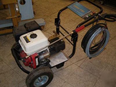 New pressure washer 3000 psi 9 hp brand great unit