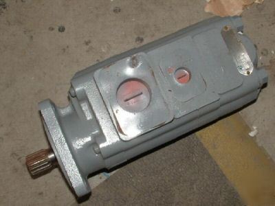 Commercial shearing inc hydraulic pump D232-2-1 nnb