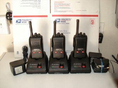 Motorola radius SP50 uhf 10 ch racing police radios 