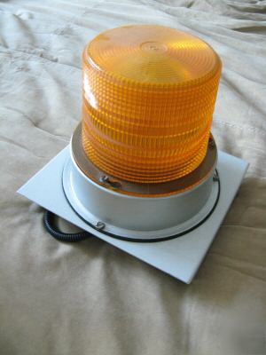 Mallimar strobe yellow 202CF 12VDC utility/security