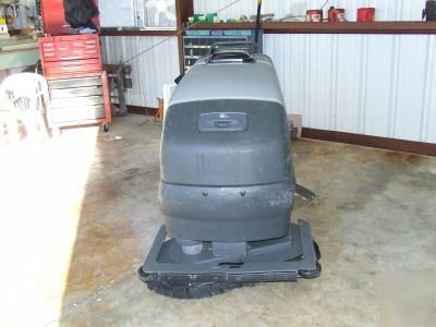 Nilfisk advance cmax 34ST walk-behind floor scrubber