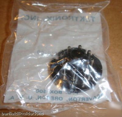 New tektronix 134-006-00 socket,plug-in electronic 