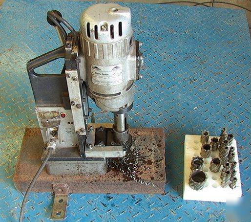 Jancy jm 800 slugger mag magnetic base drill + 19 bits