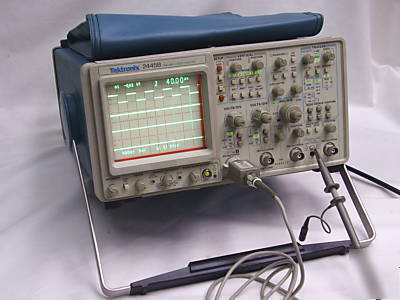 Tektronix 2445B 200MHZ 4CH oscilloscope w/probe
