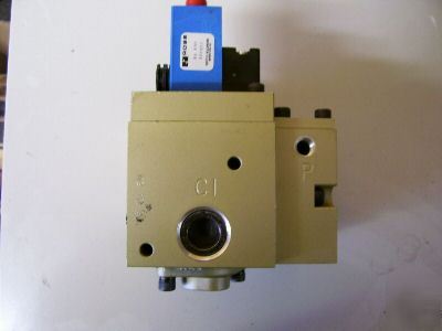 Ross pneumatic valve model #2778C5904