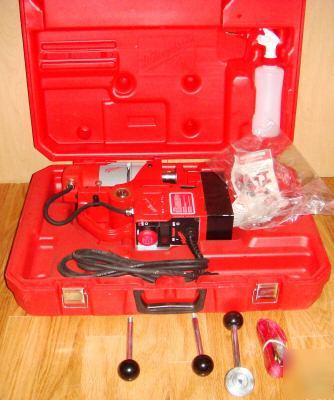  milwaukee 4270-21 mini magnetic drill press 9.0 amp