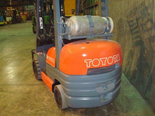 Toyota 6,000 lb forklift 6000 lb fork lift - side shift