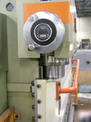 New 6' x 30 ton do ell hydraulic press brake