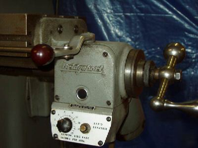 Bridgeport series i 1980's milling machine