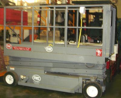 Mec scissor lift, model 2034