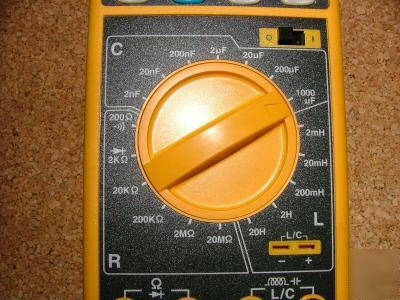 Digital inductance,capacitance and resistance meter