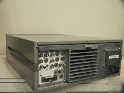 Hp 8665A high-performance signal generator, 0.1-4.2 ghz