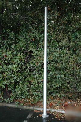 10 ft. aluminum light poles w/anchor bolts w/o fixtures