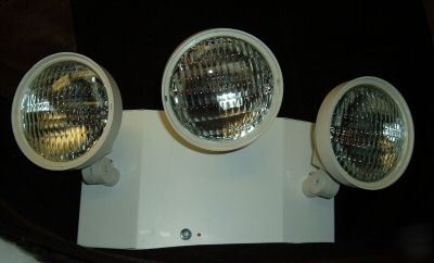 3 head emergency halogen light >> metal housing