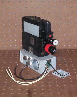 Aro GP12SS pneumatic solenoid valve with accessories