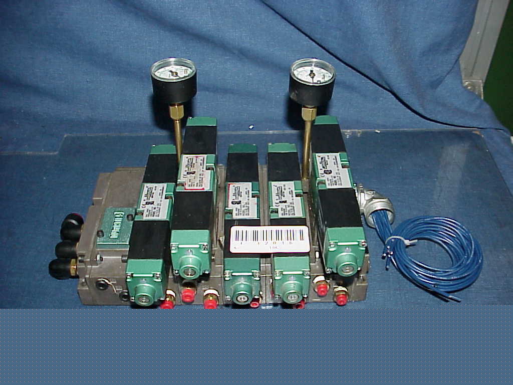 Neumatic flexi blok w/5 direct solenoid valves w gauges