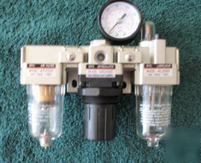 Miniature airline filter-regulator-lubricator 1/4