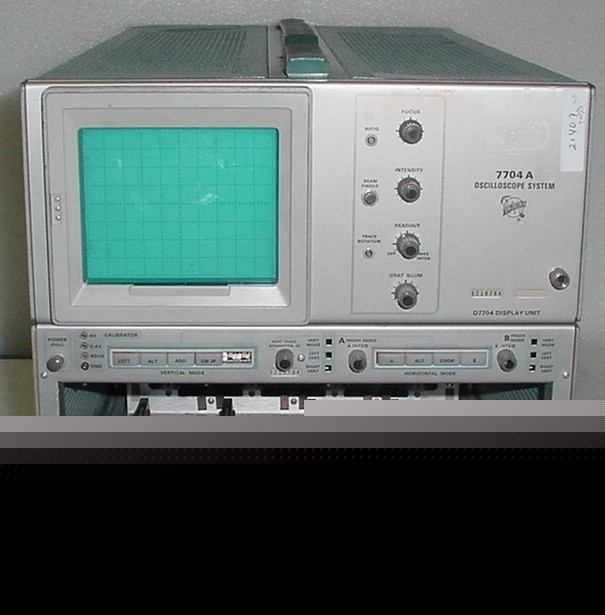 Tektronix oscilloscope system 7704 a