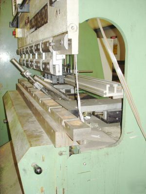 Guifil hydraulic press brake 1981 33 ton PE15-30 5' bed