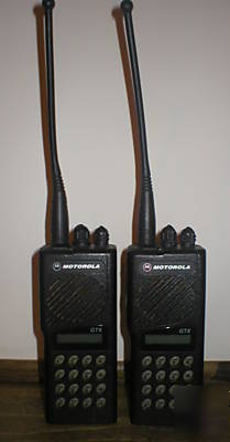 Motorola gtx 800 pair walkie talkie 2 way radio set