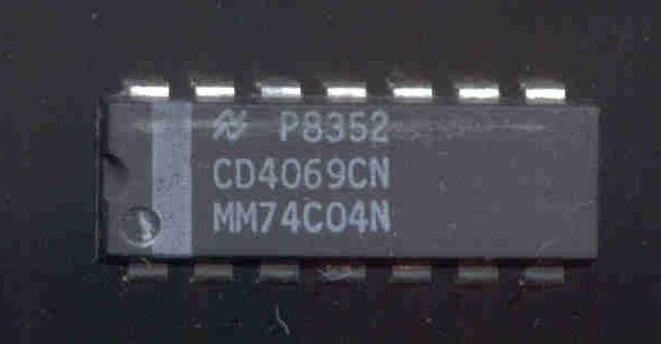 Nat semi MM74C04N quad 2-input nand gate, quad 2-input