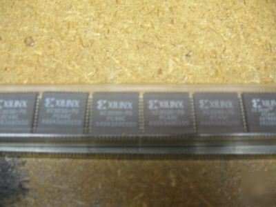 Ic logic cl array 6400GAT 84PLCC p/n XC3064-70PC84I