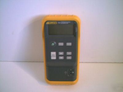 Fluke 714 thermocouple calibrator: 