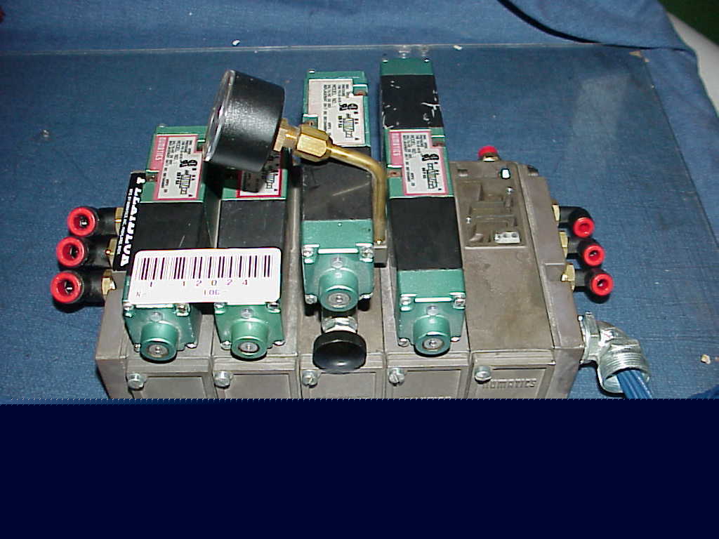 5 neumatic flexiblok's w/ 4 solenoid valves and gauge