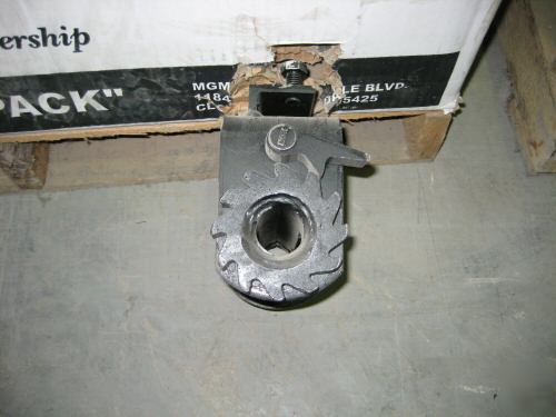 Kinedyne bolt on trailer winch. fits up to 3