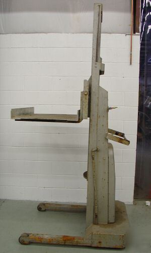 Big joe 1000 lb capacity lift